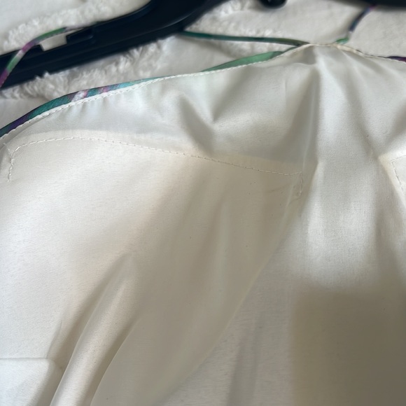 Multi color gown with side cutouts - Picture 11 of 12